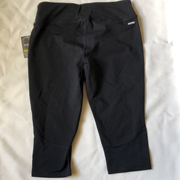 Pants capri performance womens size M 8-10 new 88% nylon 12% spandex Danskin Now - Picture 4 of 5